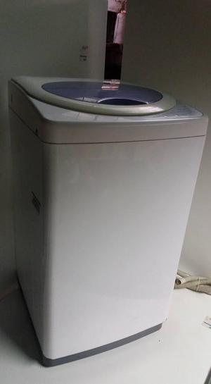 Vendo lavadora Electrolux Modelo EWLIEEWT a 270 soles