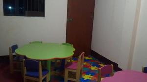 mesas y sillas para niños / nido perfecto estado
