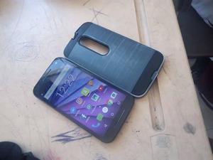 Vendo moto G3 con protector incluido