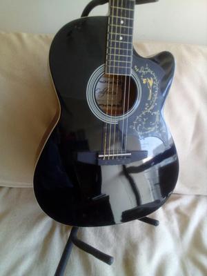 Vendo Guitarra California235 Soles