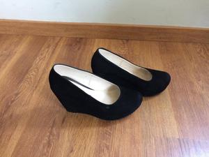 TACONES NEGROS GAMUZA