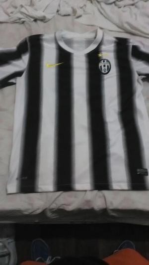 Camiseta Juventus con Detalle
