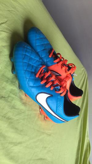 Nike Tiempo Talla 9.5 Usadas