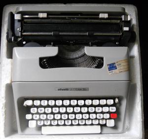 Maquina De Escribir Olivetti Lettera 35i
