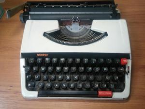 Maquina de Escribir Brother Deluxe 250 T