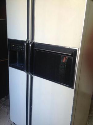 Refrigeradora 2 Puertas