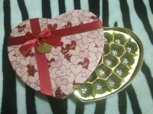 Caja Corazon para Chocolates con Lazo