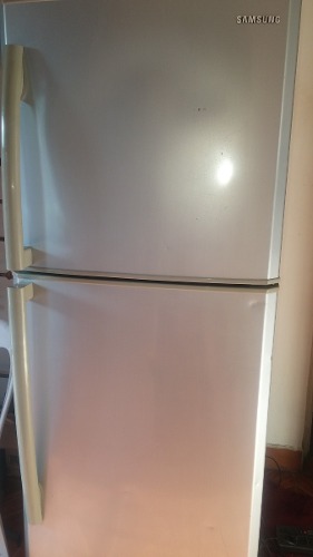 Refrigeradora Samsung Semi Nueva