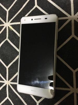 Huawei Y5 ii 4G 8GB con detalle en pantalla