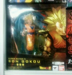 Vendo Figura de Son Goku