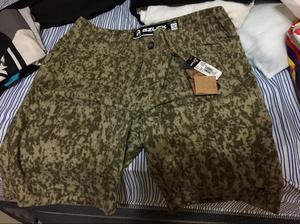 Bermuda Gzuck Camuflada Talla 30