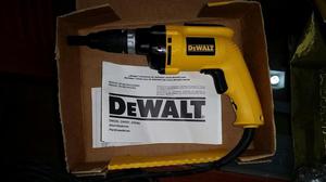 atornillador para Drywall marca DEWALT modelo DW257