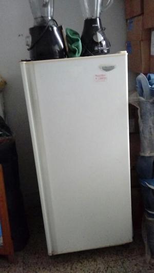 Se Vende Pequeña Refrigeradora Piura