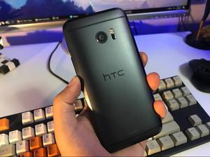 HTC 10 Negro  con caja y accesorios