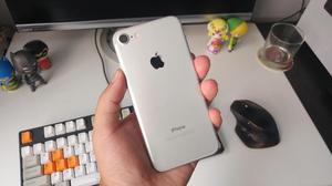 iPhone 7 Silver 32 GB  con caja y accesorios sellados