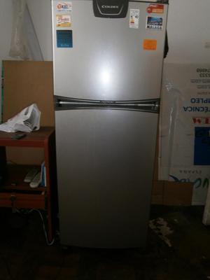 Por viaje vendo Refrigeradora Coldex 244 litroscolor