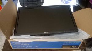 VENDO MONITOR SAMSUNG