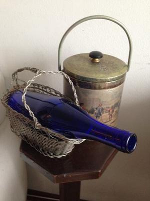 Antiguos Sostenedor De Vino, Botella Azul Y Hielera 3 X 1