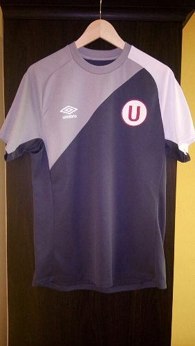 Camiseta Universitario 