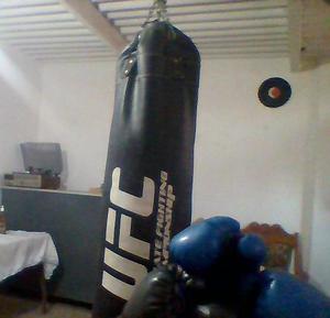 vendo saco de box cadena para colgar guantes 2 pares negro y