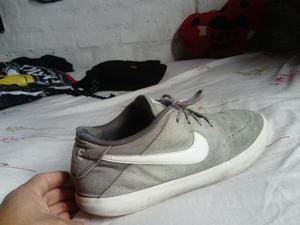 Zapatilla Nike de Cuero