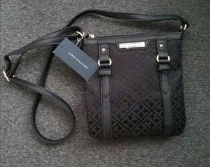 Cartera Tipo Morral Tommy Hilfiger Nuevo