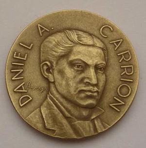 Medalla  Centenario De Daniel A. Carrion Medicina Peru