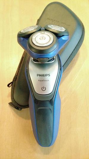 Afeitadora eléctrica Philips SD AquaTouch para uso en