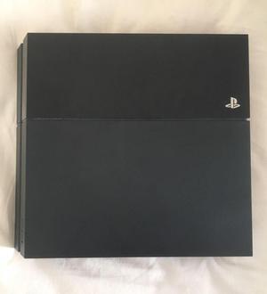 PlayStation 4 en excelente estado con mandos 2 juegos