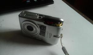 Camara Nikon coolpix L11. 6 megapixeles..LCD. Contacta