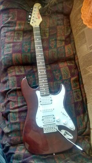 Vendo Guitarra Modelo Stratocaster