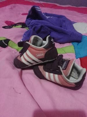 Vendo Zapatillas Adidas Talla18