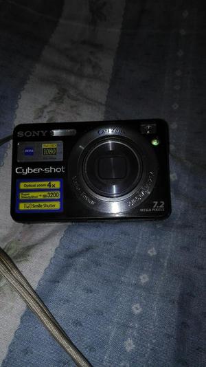 Vendo Camara Sony con Estuche sin Memori