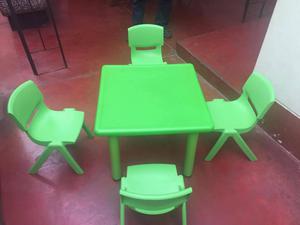 Mesa y 4 sillas para niños estructura metálica recubierta