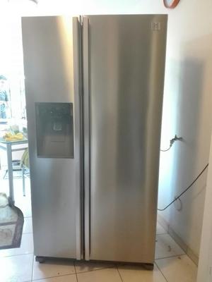 Vendo Refrigeradora Daewoo Side By Side 604 Lt como nueva
