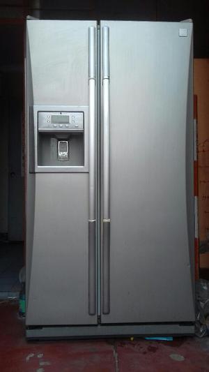 Refrigeradora Daewoo 2puertas para Repar