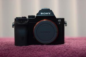 Sony A7 (cámara Full Frame 35mm) + Accesorios