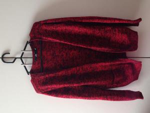sweater now rojo con detalles negros