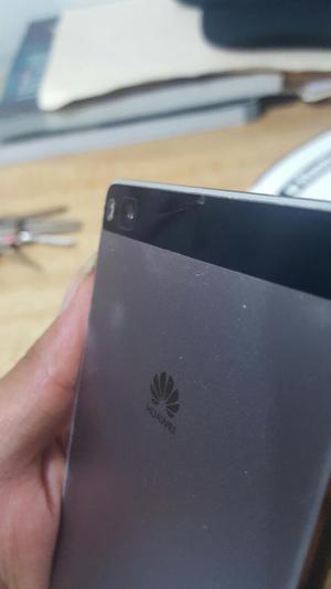 Huawei P8 Grande con Detalle