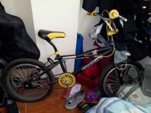 Bicicleta Cobra Amarilla en Buen Estado