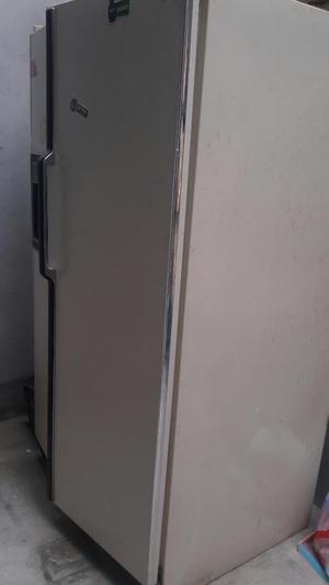 Refrigeradora 2 Puertas