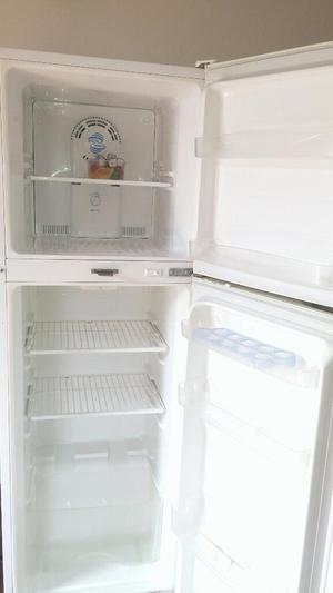 Refrigeradora Daewoo Blanca
