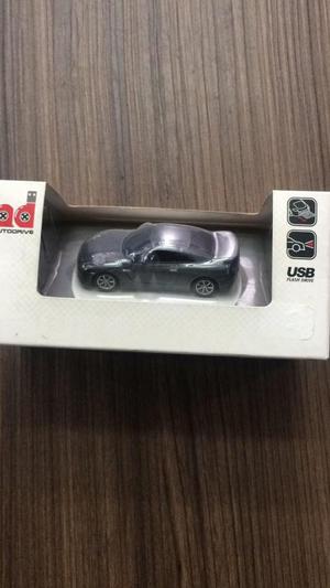 USB 8gb automovil
