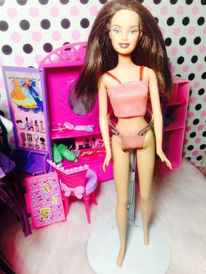 Barbie original de oferta en 10 soles, piernas flexibles