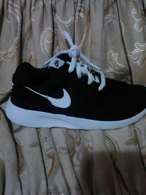 Zapatilla Nike Talla31 Verdadero