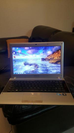 Laptop Samsung Corei3