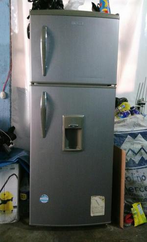 Vendo Una Refrigeradora Indurama