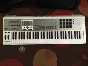 VENDO CONTROLADOR MIDI MAUDIO AXIOM IR 61