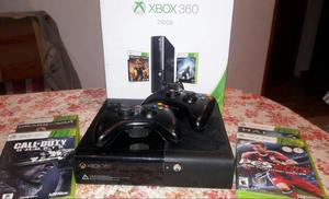 Xbox 360 con 2 Mandos Y Cuatro Juegos