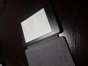 Lector Kindle Paperwhite 3 Perfecto estado Incluye funda